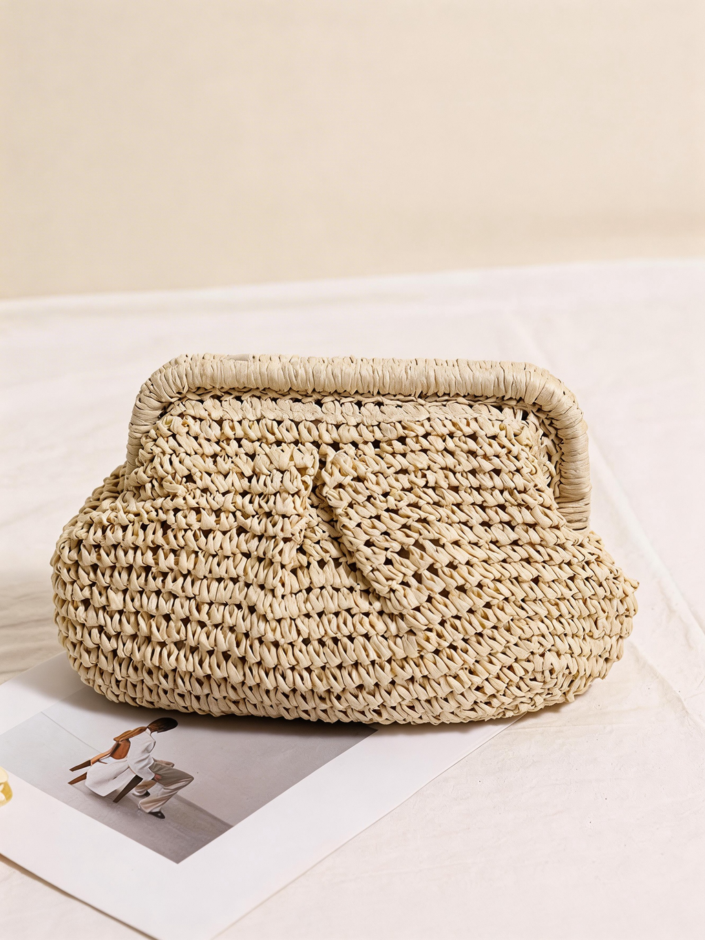 Sac bandoulière en paille tressée avec chaîne