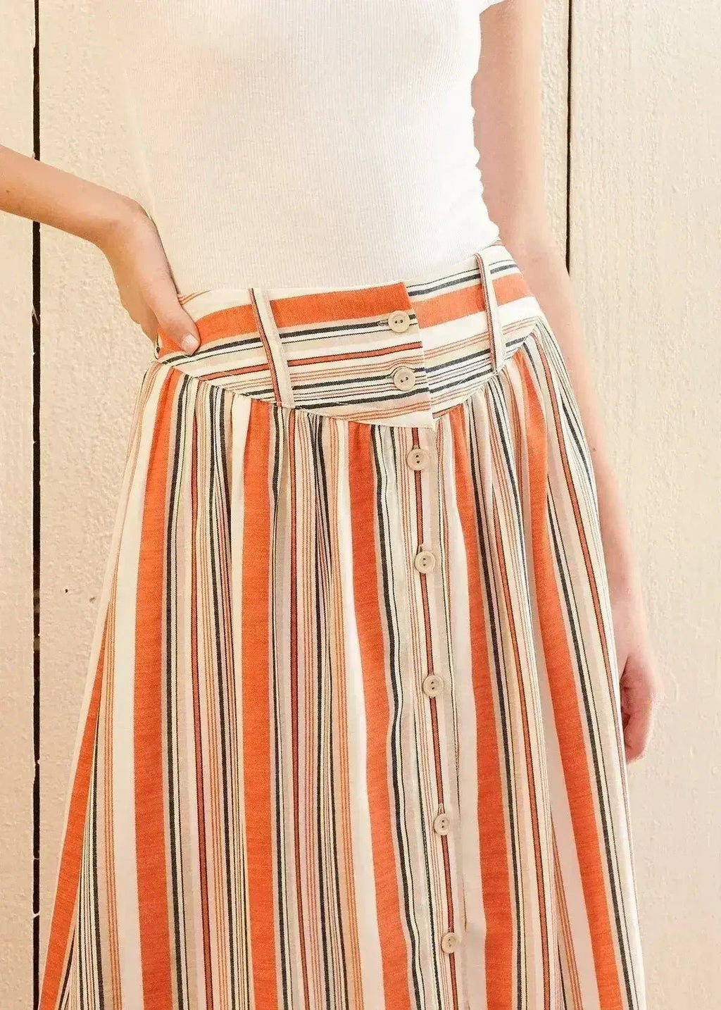 Jupe midi boutonnée à rayures multiples pour femme, coloris rouille multicolore