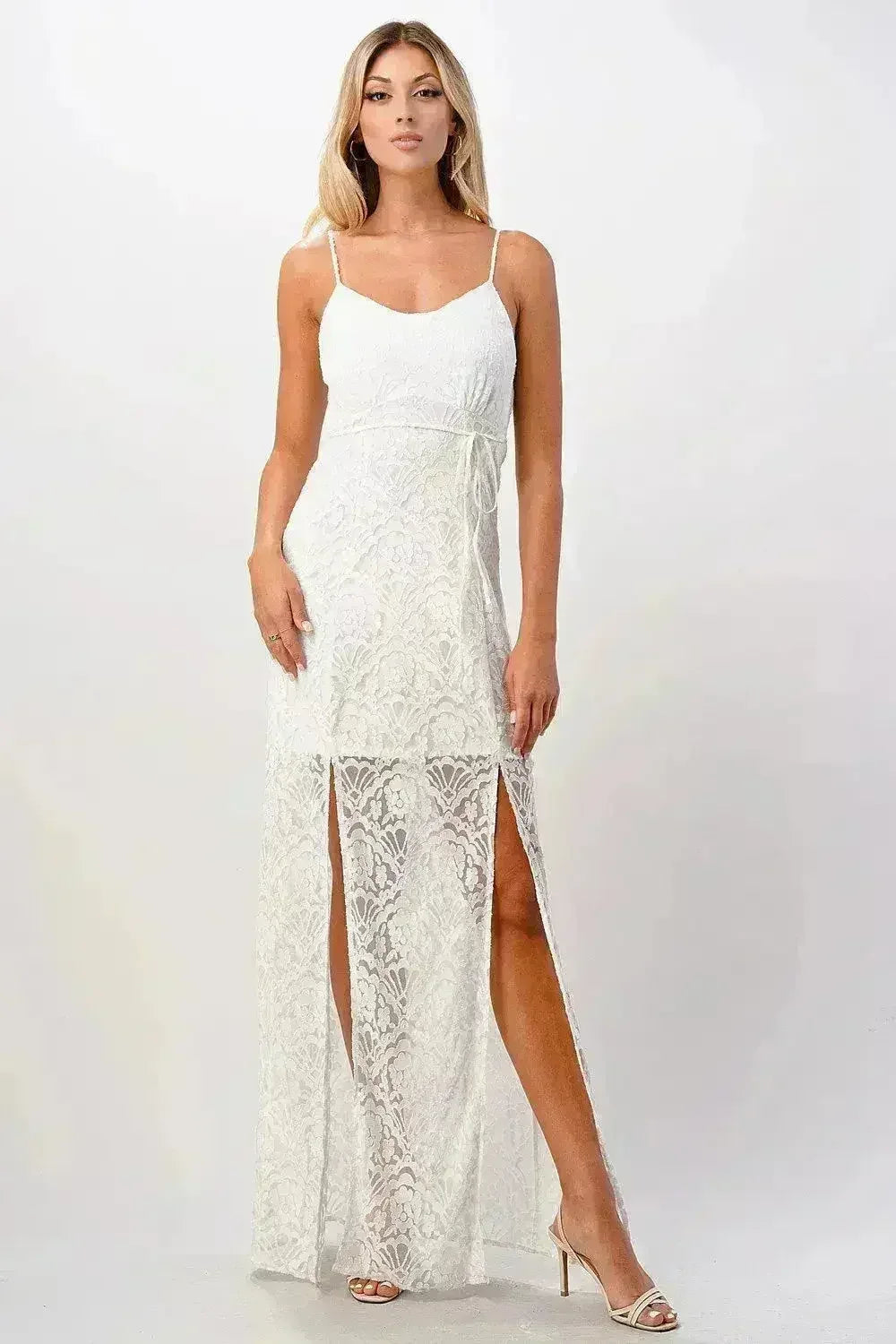 Robe longue noire en dentelle avec fente à l'avant Élégante - Femstylo