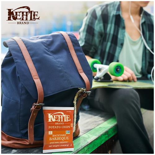 Kettle Brand Croustilles, Croustilles cuites à la marmite saveur barbecue, Sac de collation, 42 g