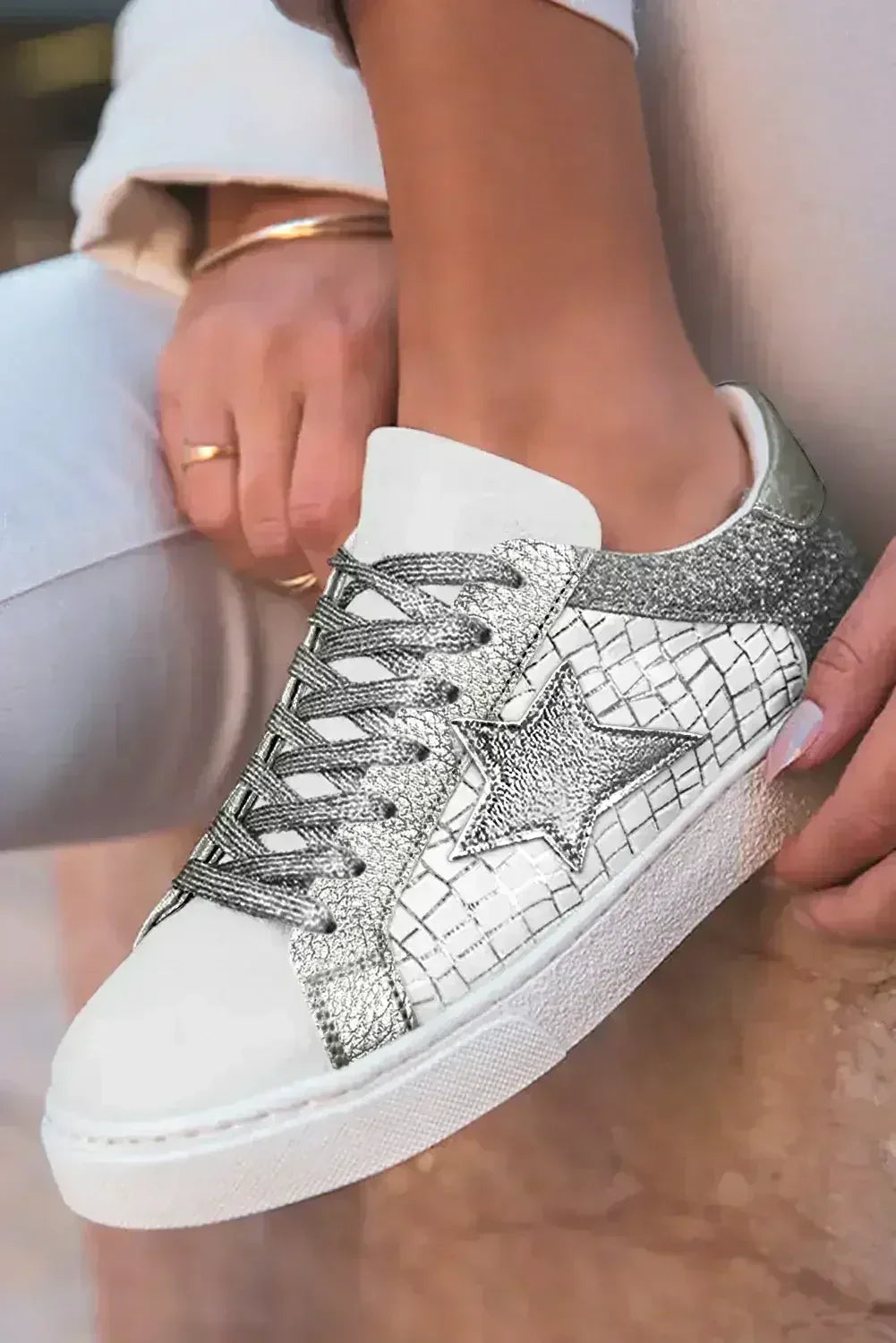 Baskets à lacets en similicuir PU à motif étoiles à paillettes dorées