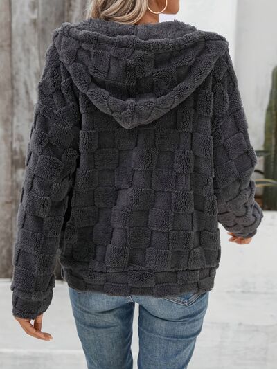 Veste matelassée zippée douillette et texturée à motif carreaux gris foncé pour femme
