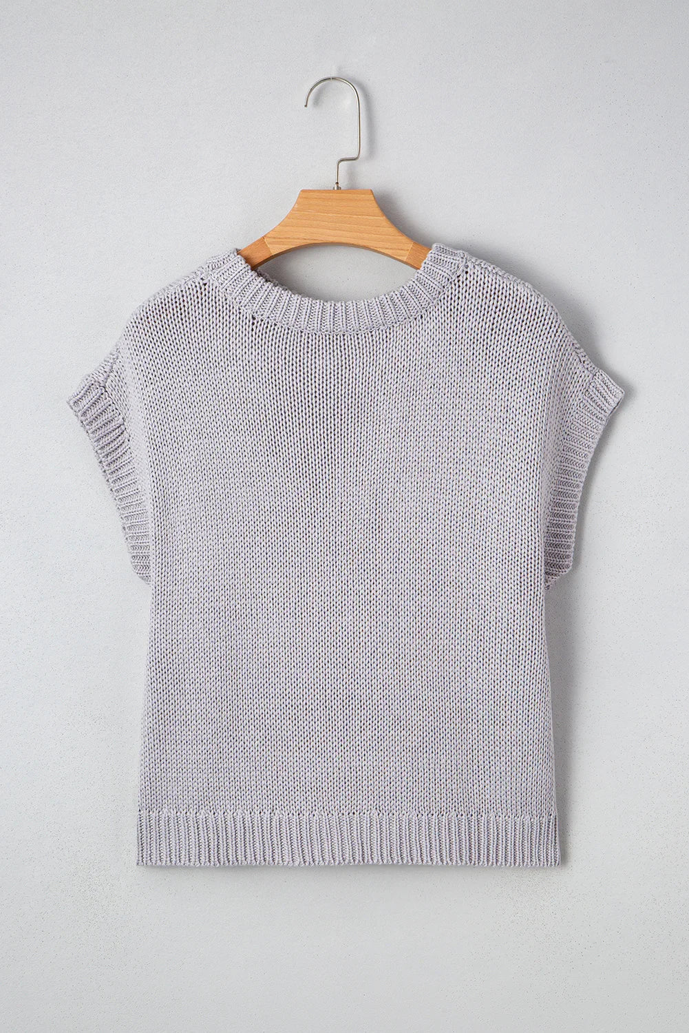 Pull à manches courtes et nœud papillon appliqué gris clair