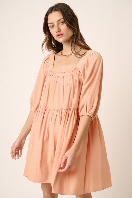 Mini-robe femme à plis nervures et dos noué – Mini-robe chic et tendance avec dos noué fantaisie et motif à plis nervurés texturés