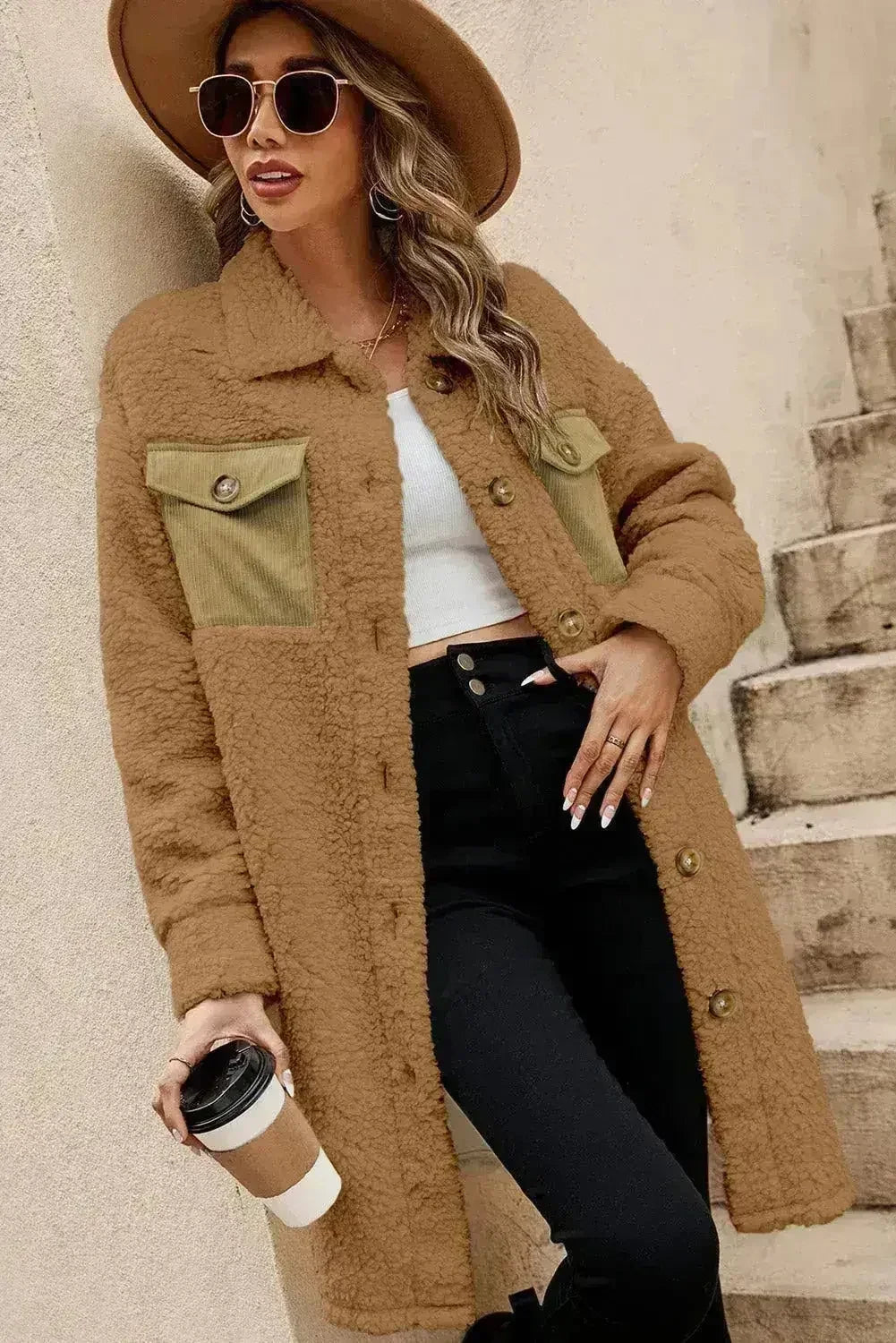 Manteau Teddy bleu – Poches à rabat contrastantes et simple boutonnage