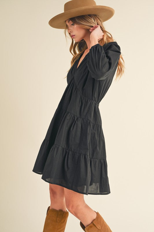 Nouvelle Robe Courte Étagée à Manches Ballon et Col Cranté pour Femme – Tendance, Chic et Amusante avec des Détails Stylés