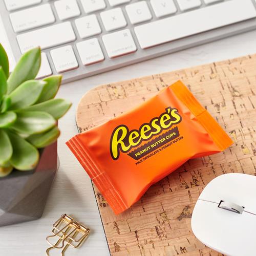 Reeses Milk Chocolate Snack Size Peanut Butter Cups, Candy Pantry Pack, 13.75 Oz (25 Pieces)