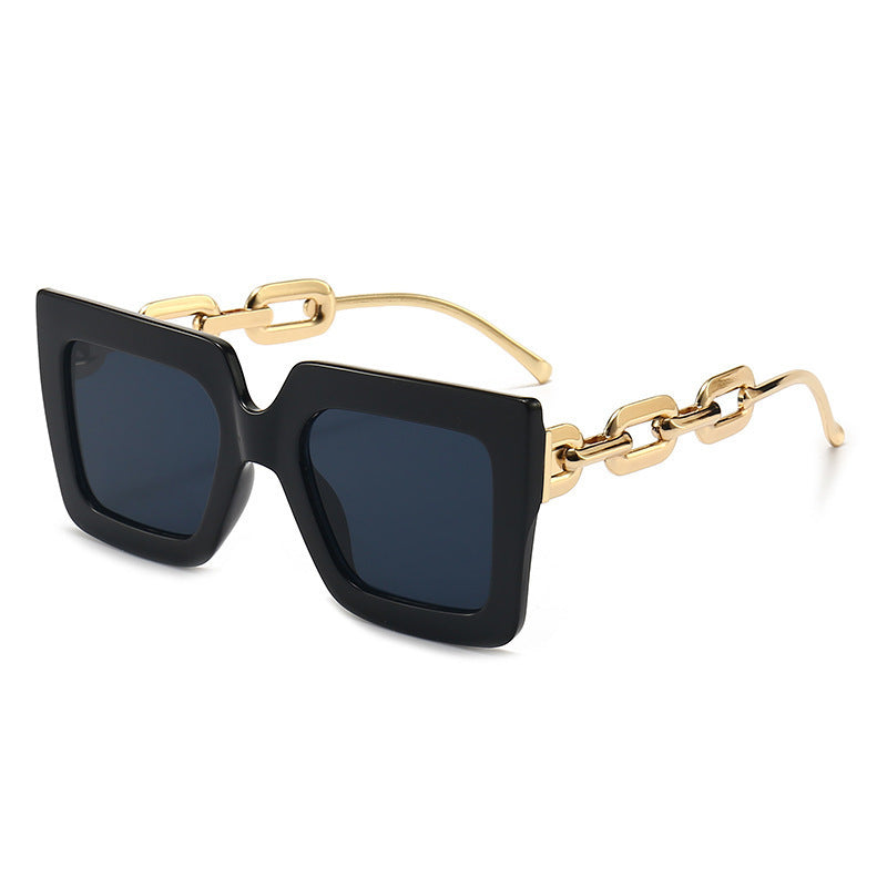 Lunettes de soleil carrées avec chaîne pour femme