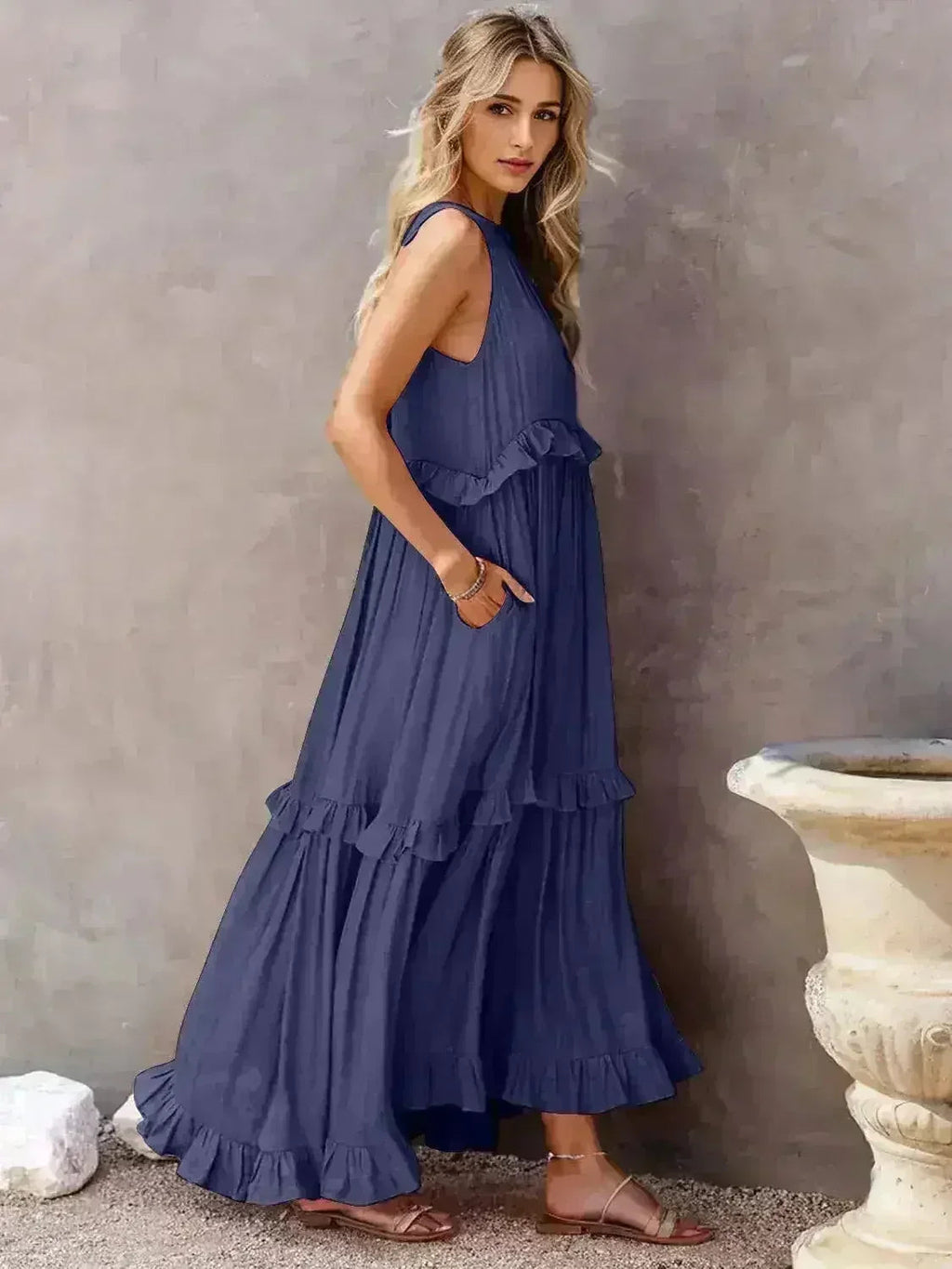 Robe longue étagée sans manches à volants avec poches