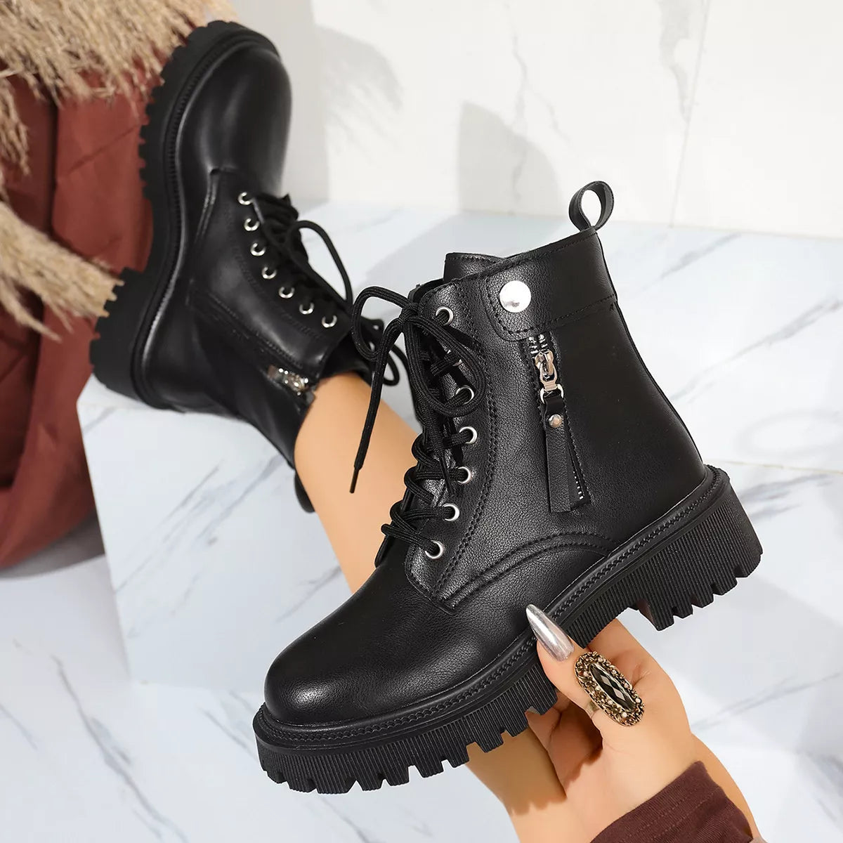 Bottes à talons carrés et bout rond avec talon confortable