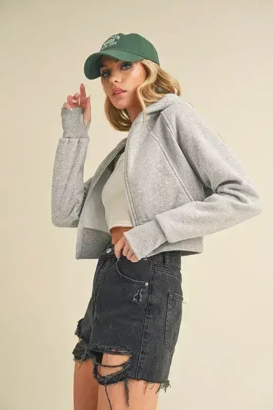 Aemi + Co Sweat à Capuche Court Zippé – Style Streetwear Manches Raglan
