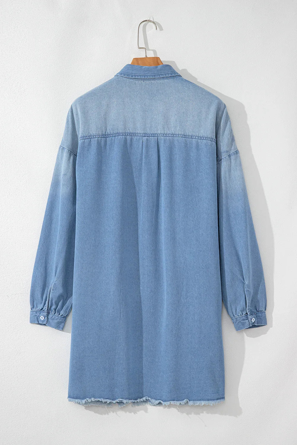 Robe Chemise en Jean Bleu Délavé et Ourlet Brut Beau