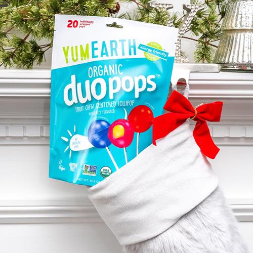 Yumearth Sucettes biologiques Duo Pops, sucettes avec centre moelleux aux fruits - Hypoallergénique (sans les 9 allergènes majeurs), sans colorants ni arômes artificiels, sans OGM, sans gluten, bonbons végétaliens - 20 sucettes emballées individuellement