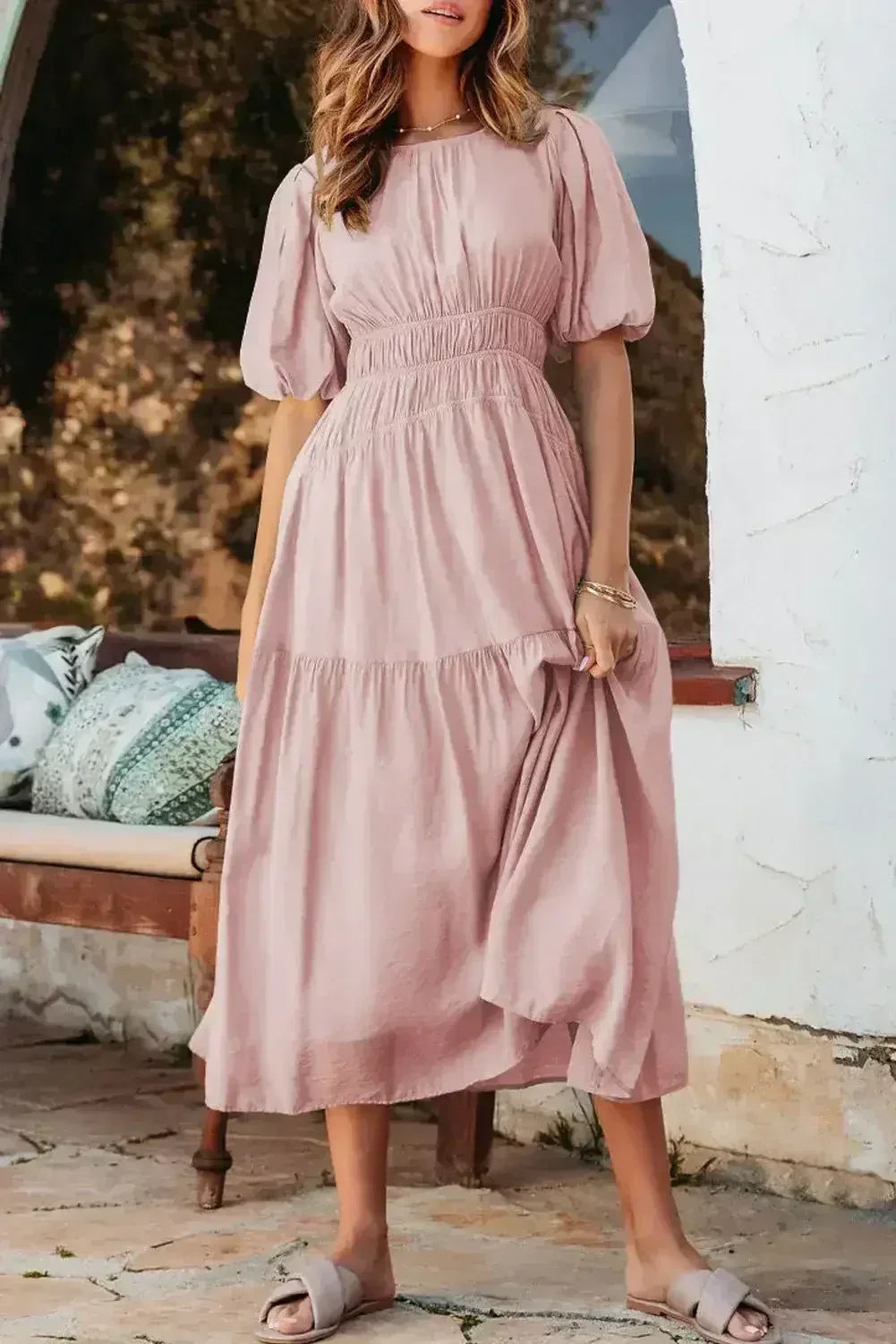 Robe midi fluide bleu clair à manches bouffantes et taille haute