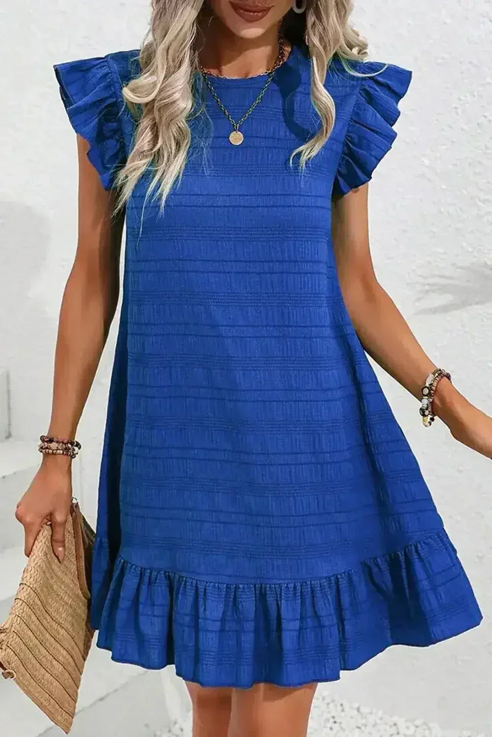 Robe courte volantée bleu foncé texturée à manches flottantes