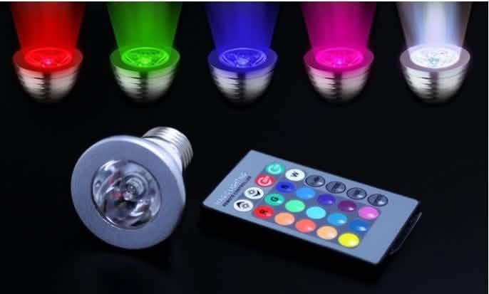 Lot de 2 : Ampoules LED magiques à changement de couleur avec télécommande