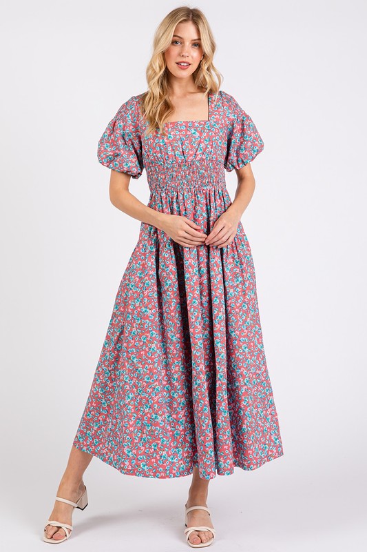 Nouvelle robe midi d'été smockée à fleurs, encolure carrée et manches bouffantes – Style vintage, féminine, tendance, romantique et coupe flatteuse