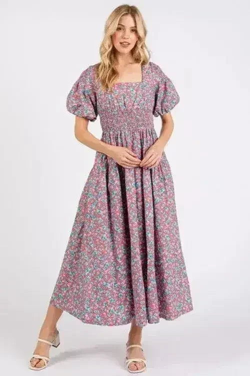 Robe mi-longue à encolure carrée smockée, imprimé floral et manches bouffantes - Femstylo