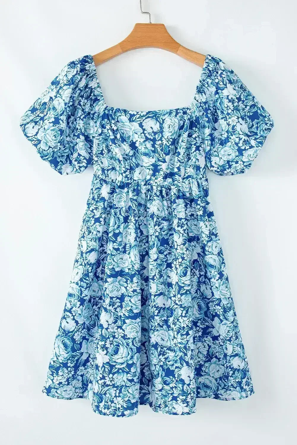Mini-robe babydoll bleue florale à manches bouffantes