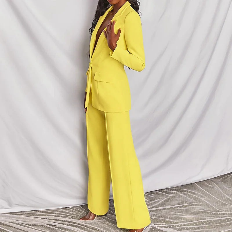 Blazer boutonné à revers et pantalon droit
