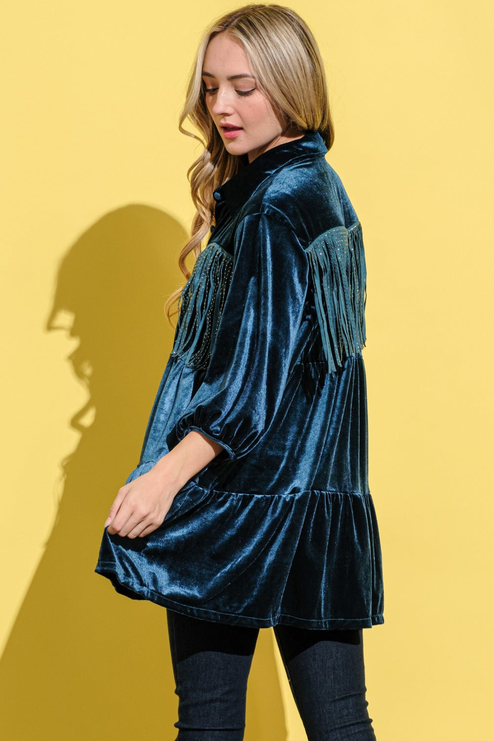 Robe Chemise en Velours Détaillée à Franges – Robe Chemise en Velours, Robe Détaillée à Franges, Robe Chemise Luxueuse, Robe en Velours Élégante, Robe à Franges Ludique