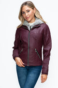Veste double fermeture éclair superposée chaude, élégante pour femme avec capuche douillette en fausse fourrure, chic et confortable.
