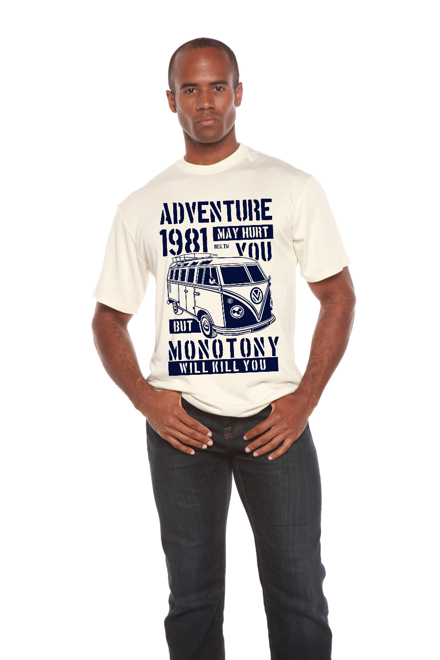 T-shirt graphique à manches courtes en viscose de bambou/coton biologique Adventure 1981 pour homme
