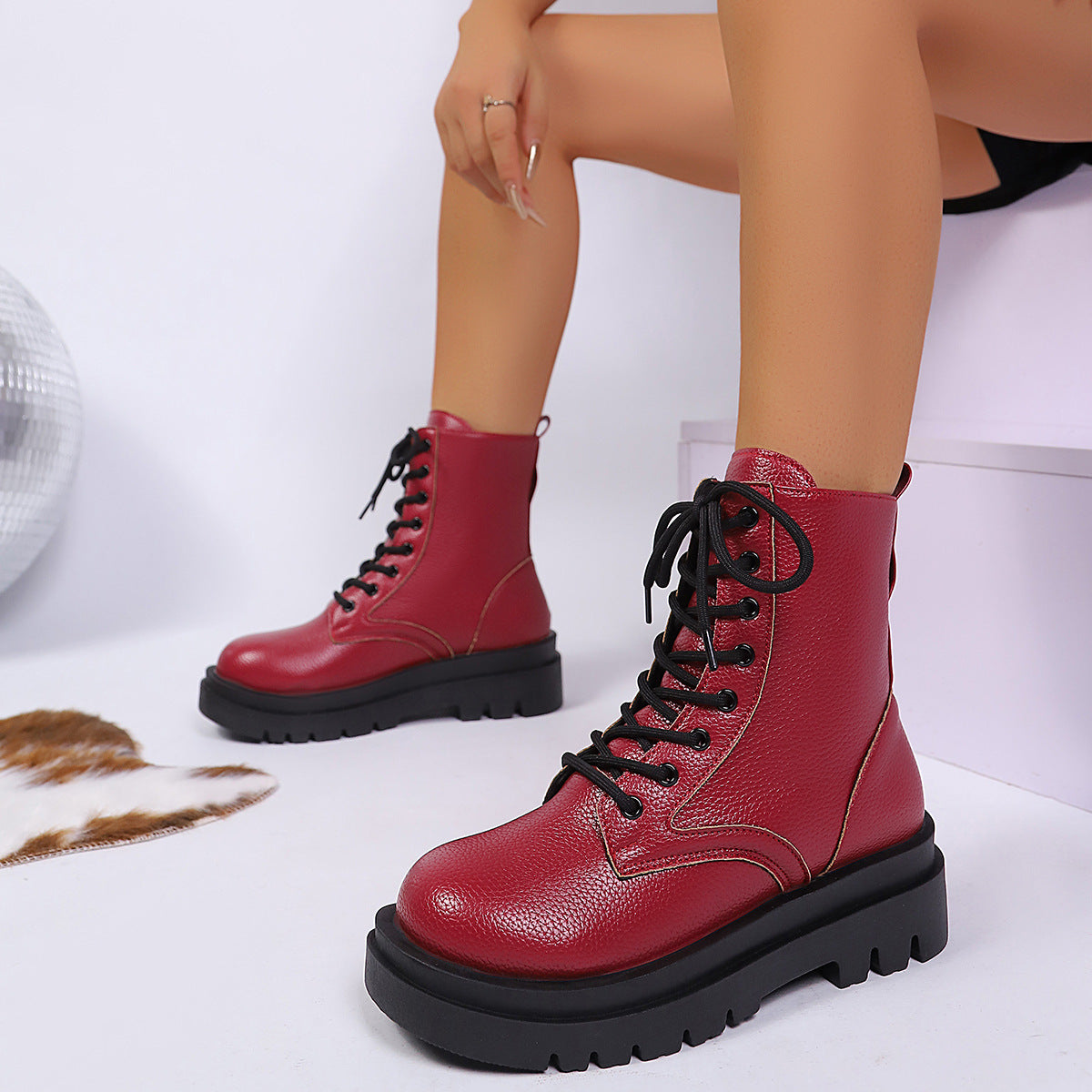 Bottines lacées à gros talons et bout rond pour femmes grandes tailles