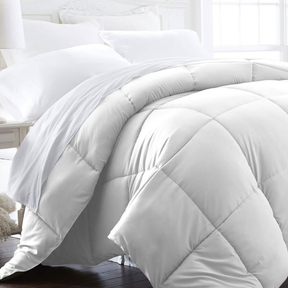 Couette hypoallergénique toutes saisons en duvet synthétique