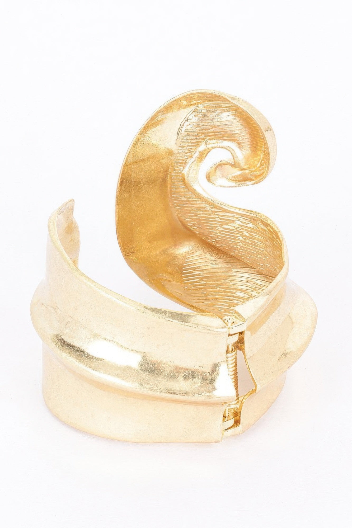 Bracelet charnière à ressort en alliage coulé