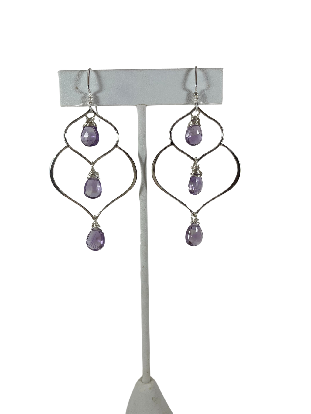 Boucles d'oreilles en argent sterling avec trio d'améthystes enroulées de fil