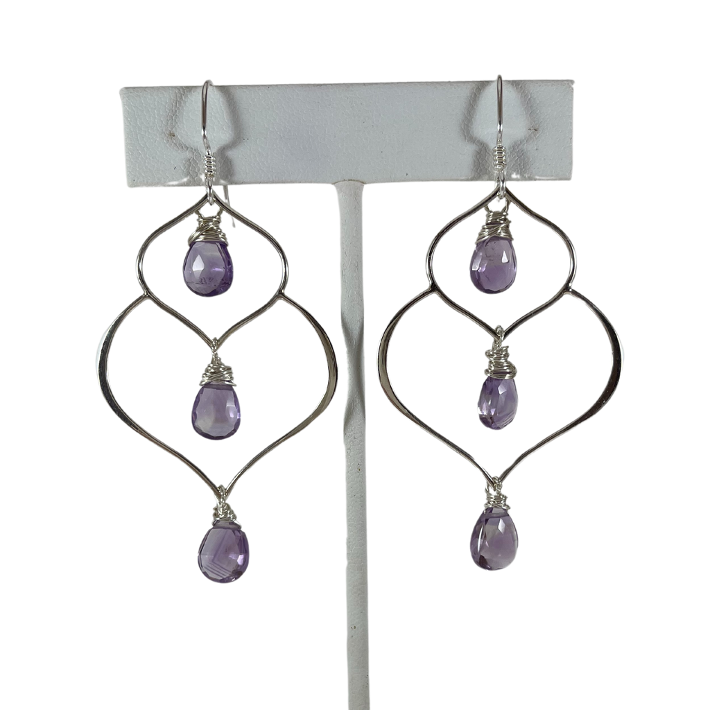 Boucles d'oreilles en argent sterling avec trio d'améthystes enroulées de fil