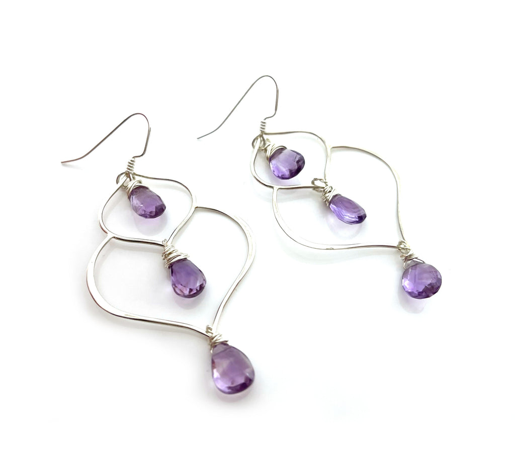 Boucles d'oreilles en argent sterling avec trio d'améthystes enroulées de fil
