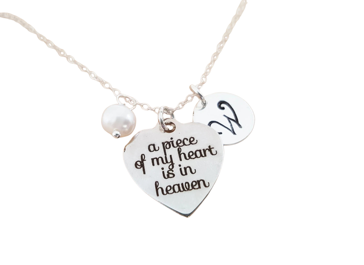Collier commémoratif personnalisé – Breloque « Une partie de mon cœur est au paradis » avec pierre de naissance et initiale Swarovski | Cadeau en argent sterling pour elle