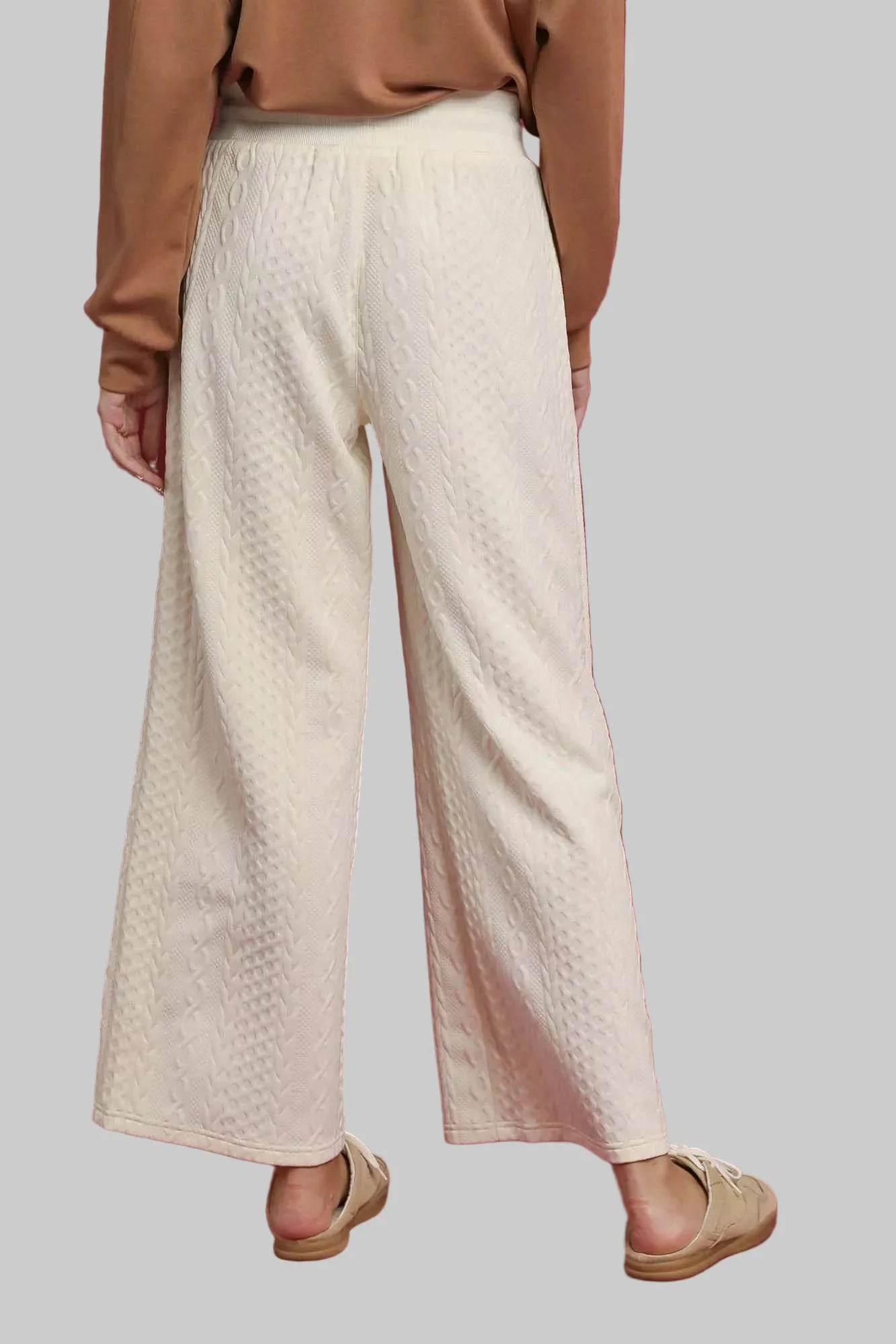 Pantalon large texturé en maille torsadée blanc cassé