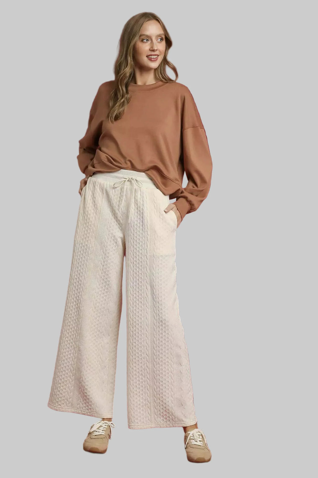 Pantalon large texturé en maille torsadée blanc cassé