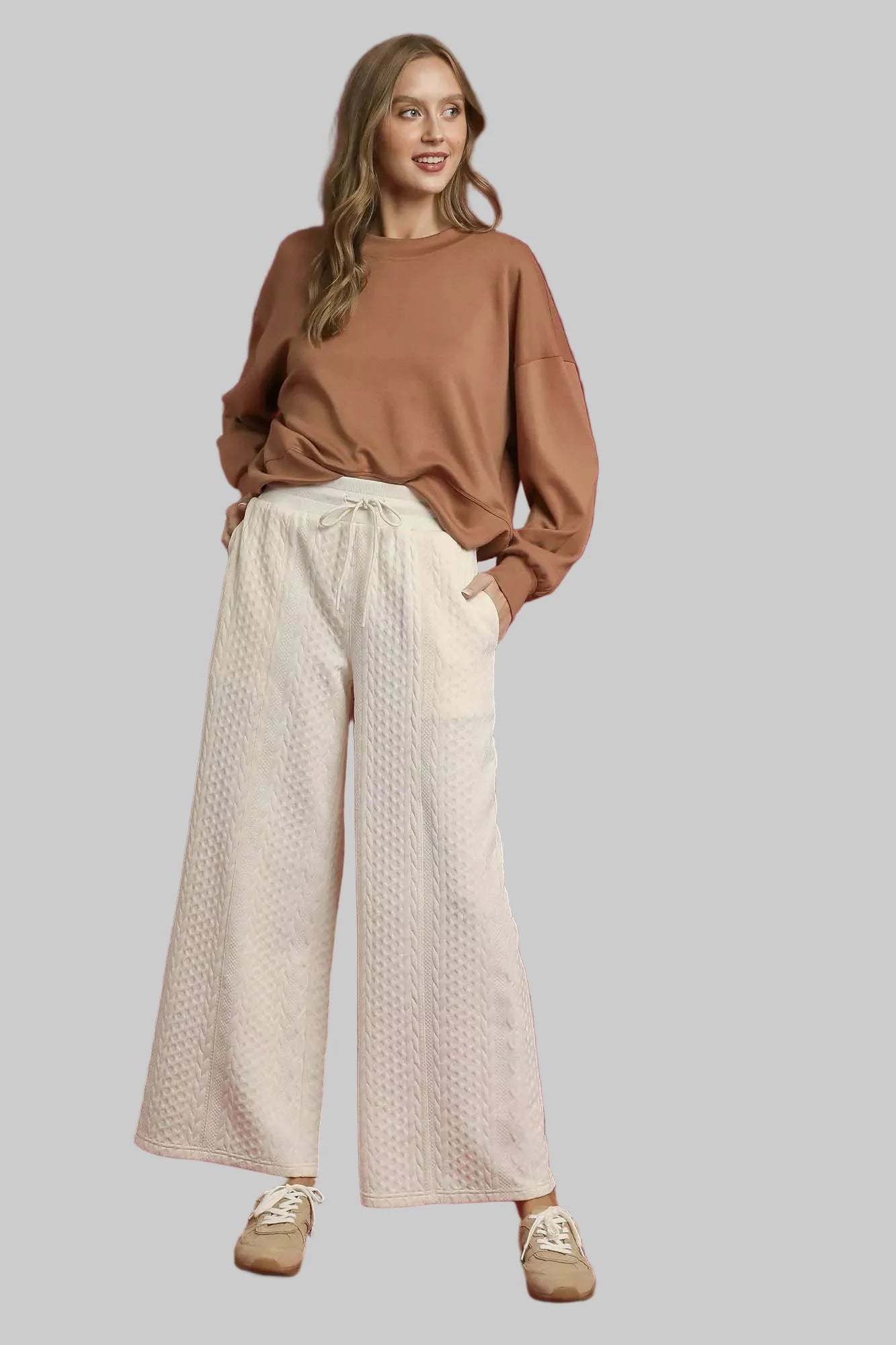 Pantalon large texturé en maille torsadée blanc cassé
