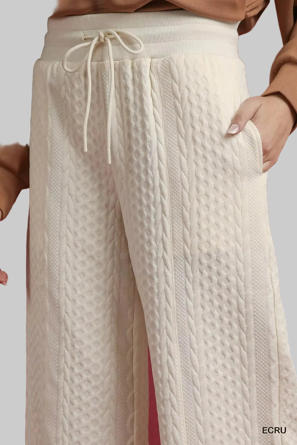 Pantalon large texturé en maille torsadée blanc cassé