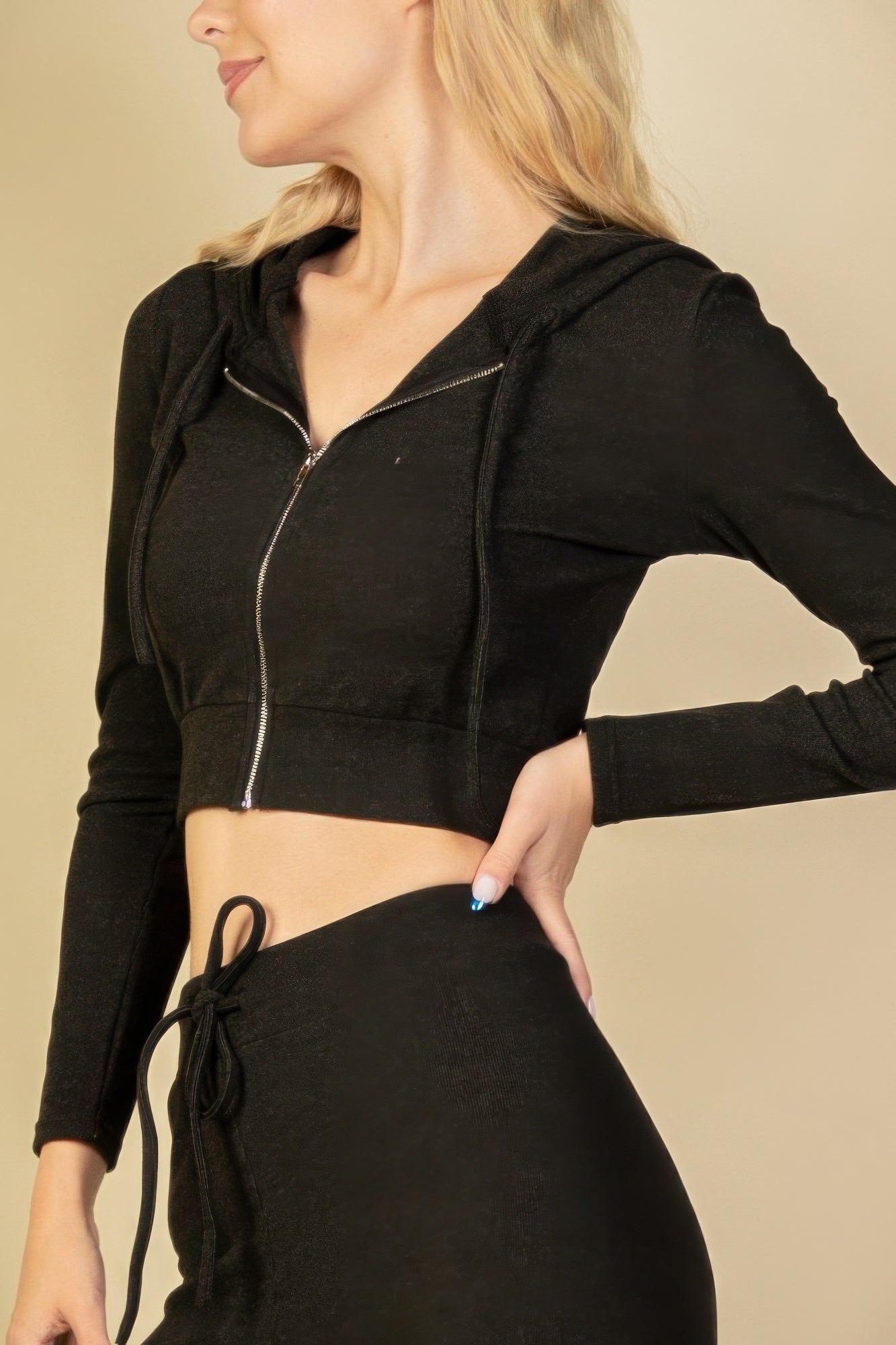 Sweat à capuche court côtelé zippé pour juniors
