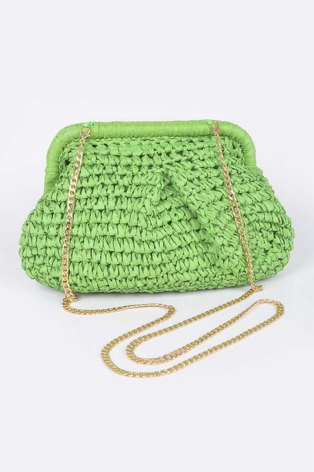 Pochette en fausse paille avec chaîne
