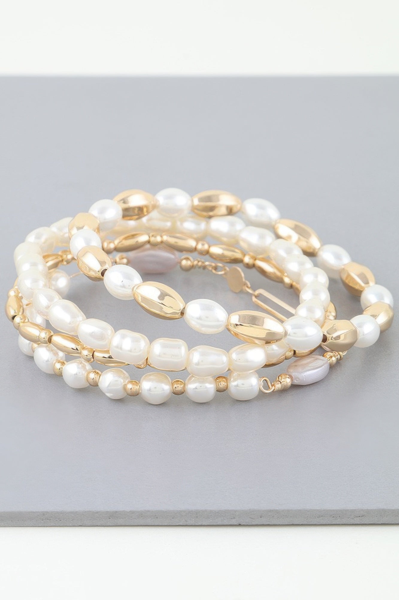 Bracelet en perles de pierre multi-ovales
