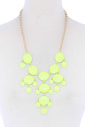 Collier pendentif en métal brossé de forme ovale