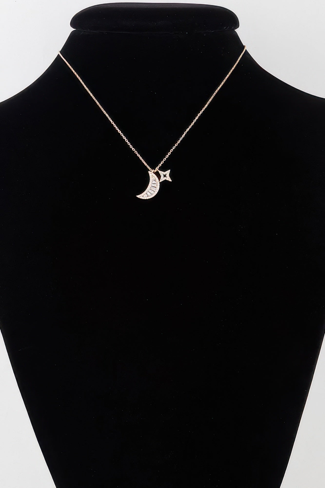 Collier Soleil et Lune Orné de Bijoux