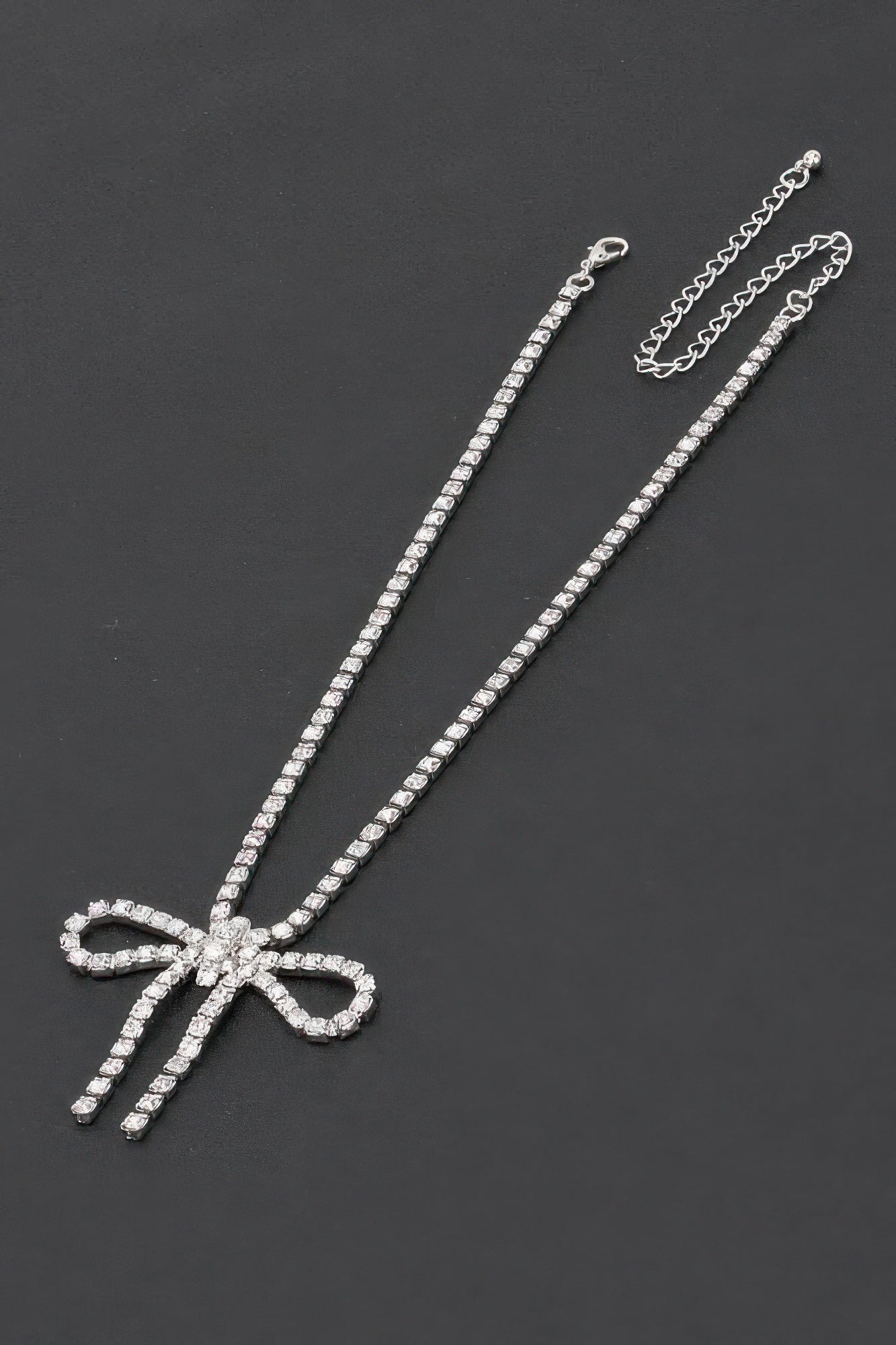 Collier nœud papillon en strass