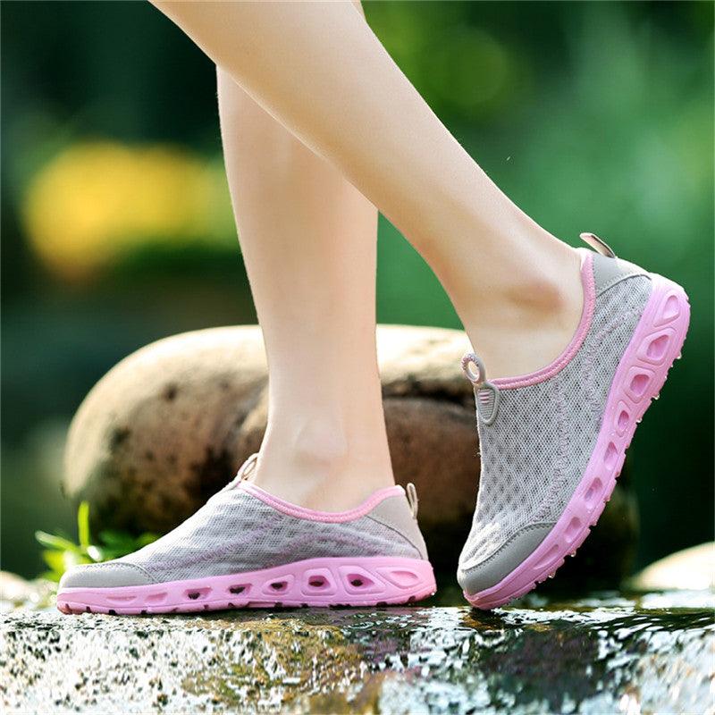 Chaussures Aquatiques Unisexe Décontracté Mode Maille Respirante Séchage Rapide Semelle Caoutchouc Extérieure Chaussures d'Eau Antidérapantes pour Plage Sports Nautiques Légères à Enfiler pour la Marche