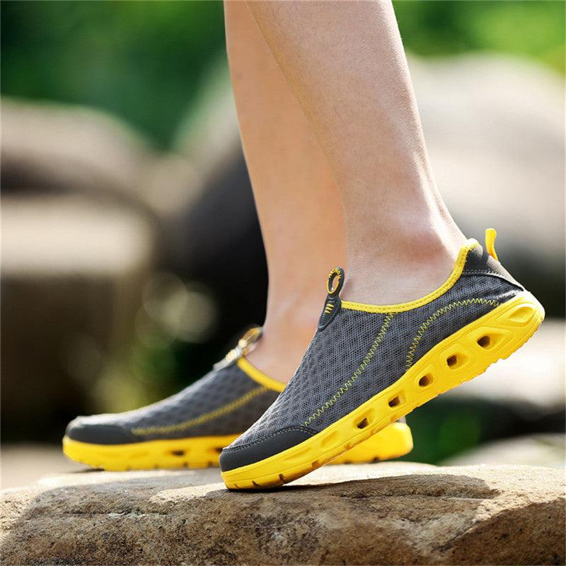 Chaussures Aquatiques Unisexe Décontracté Mode Maille Respirante Séchage Rapide Semelle Caoutchouc Extérieure Chaussures d'Eau Antidérapantes pour Plage Sports Nautiques Légères à Enfiler pour la Marche