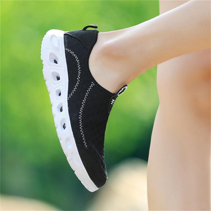 Chaussures Aquatiques Unisexe Décontracté Mode Maille Respirante Séchage Rapide Semelle Caoutchouc Extérieure Chaussures d'Eau Antidérapantes pour Plage Sports Nautiques Légères à Enfiler pour la Marche