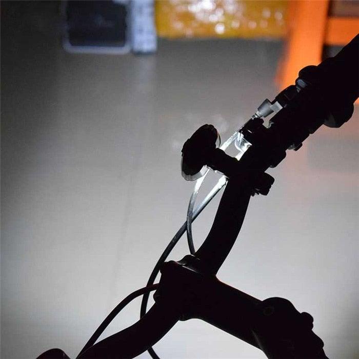 Feu de vélo à détection automatique, feu arrière de vélo étanche LED USB rechargeable, feu arrière de sécurité, feu d'avertissement de selle, phare de vélo étanche, modes d'éclairage LED, lumières de vélo pour la conduite de nuit