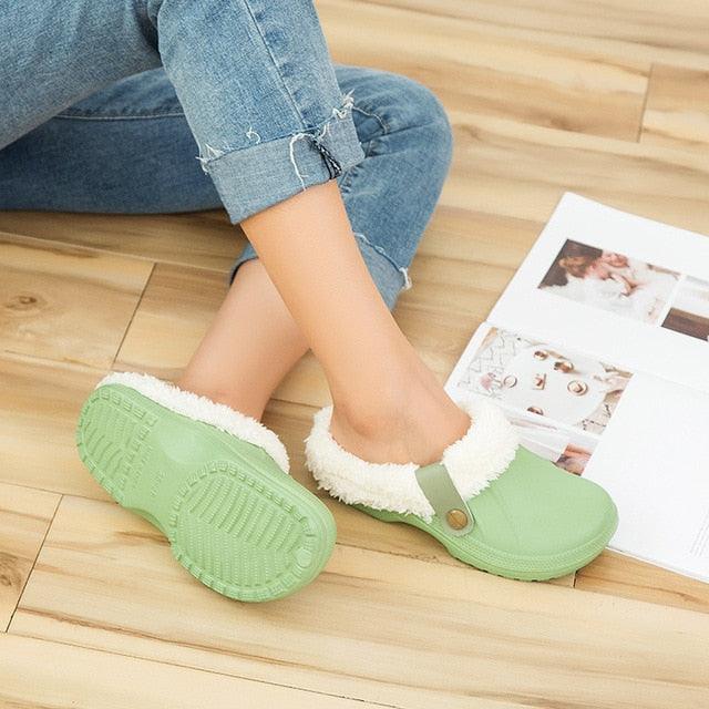 Automne Hiver Nouveaux Pantoufles d'intérieur Légères pour Hommes Antidérapantes Chaudes et Imperméables en Peluche Coton Classiques Sabots Fourrés Imperméables Hiver Maison Confortables Pantoufles d'intérieur