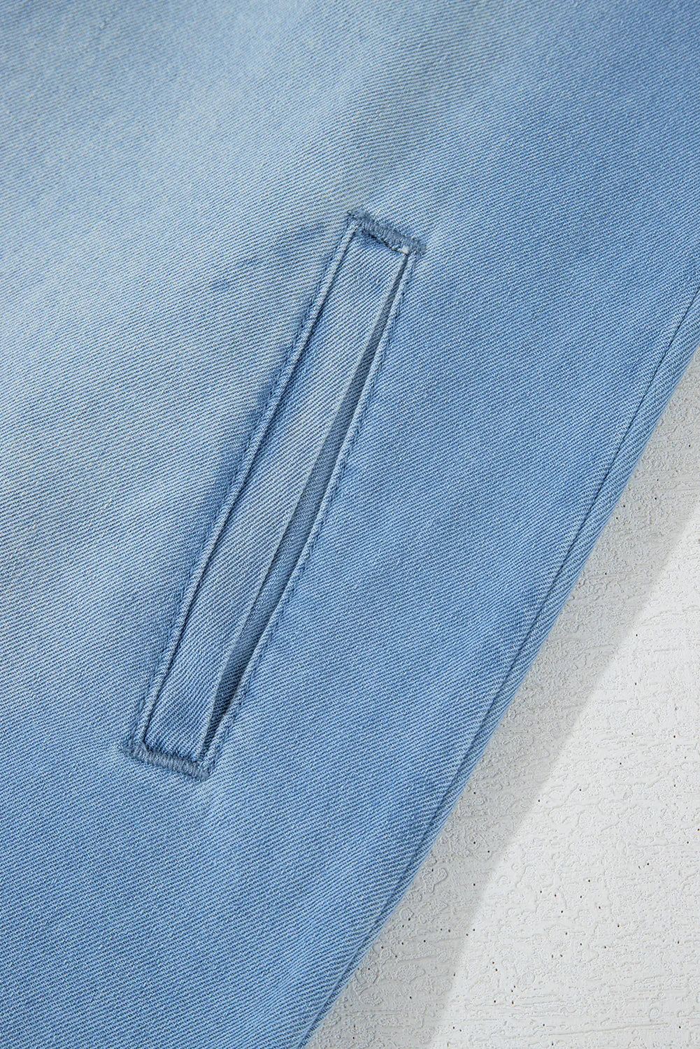 Robe Chemise en Jean Bleu Délavé et Ourlet Brut Beau